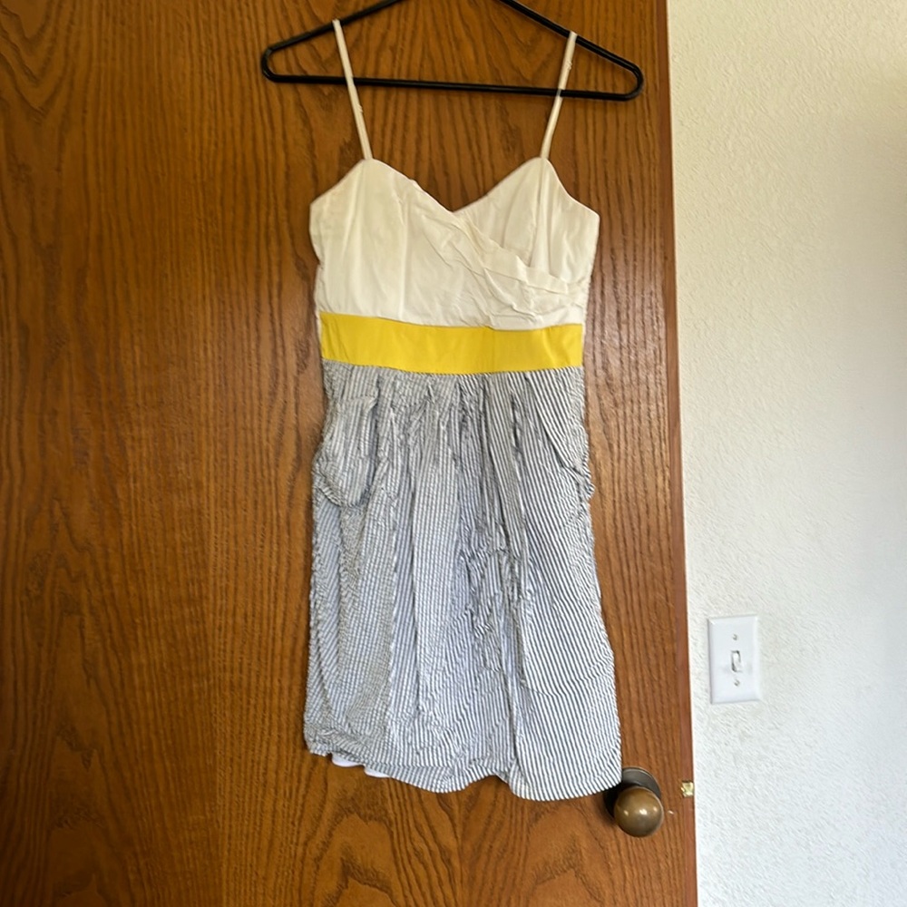 Size small gray and white seersucker with yellow accent adorable summer dress
